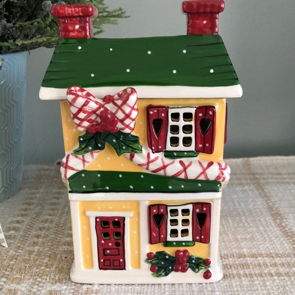 DIANE KNOTT - HOLLY FARMHOUSE CERAMIC WAX WARMER